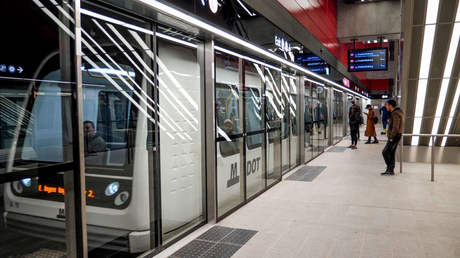 travel copenhagen metro